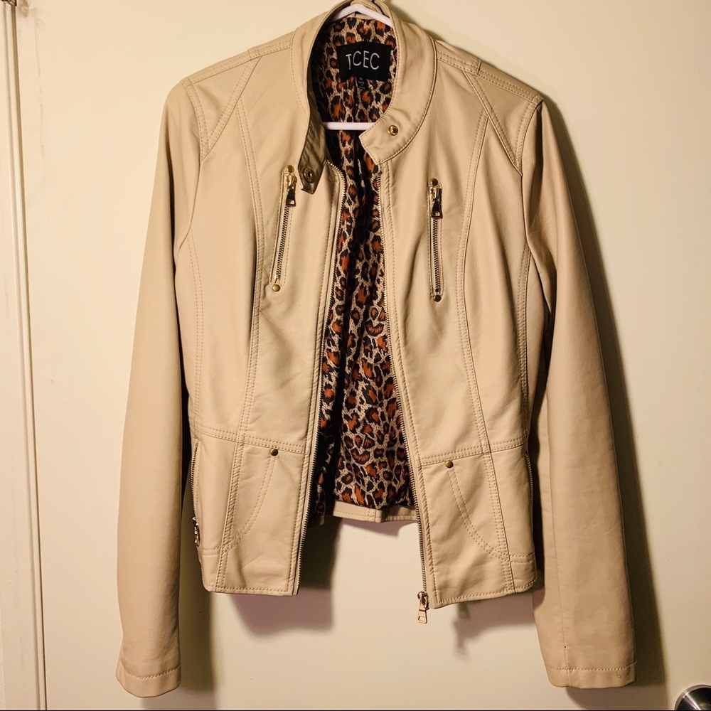 🧥 Women’s Leather & Leopard Jacket 😻